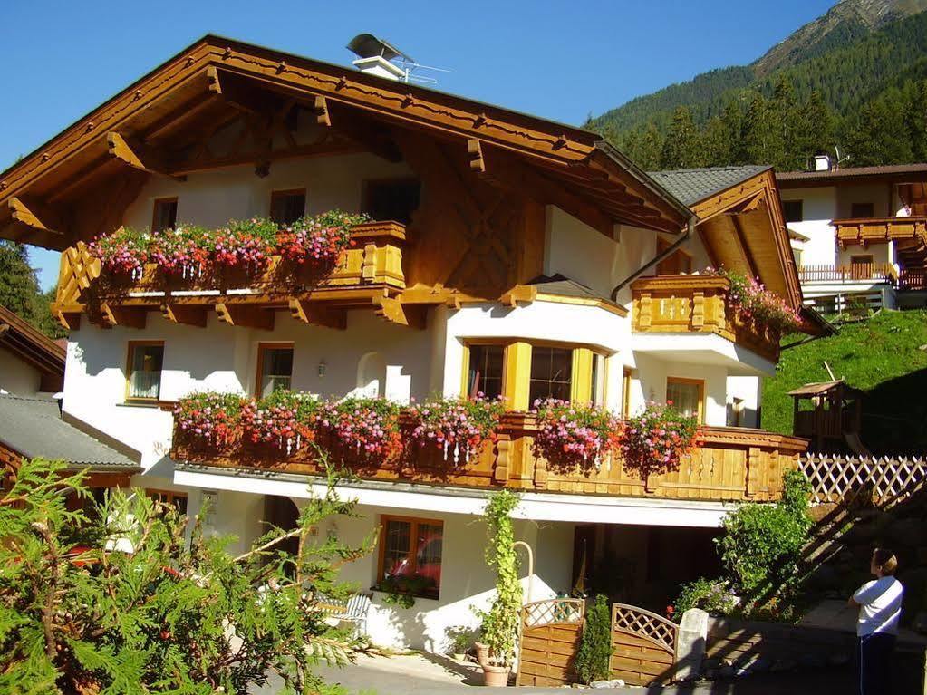 Haus Bergzauber Apartment Neustift im Stubaital Bagian luar foto